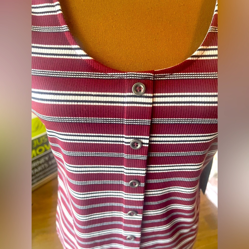 🌺(65) Ribbed Tank~Burgundy - Picture 2 of 5